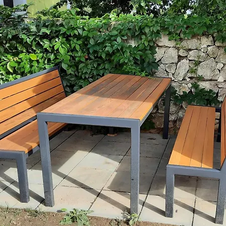 Apartment Wineberry Pavlov